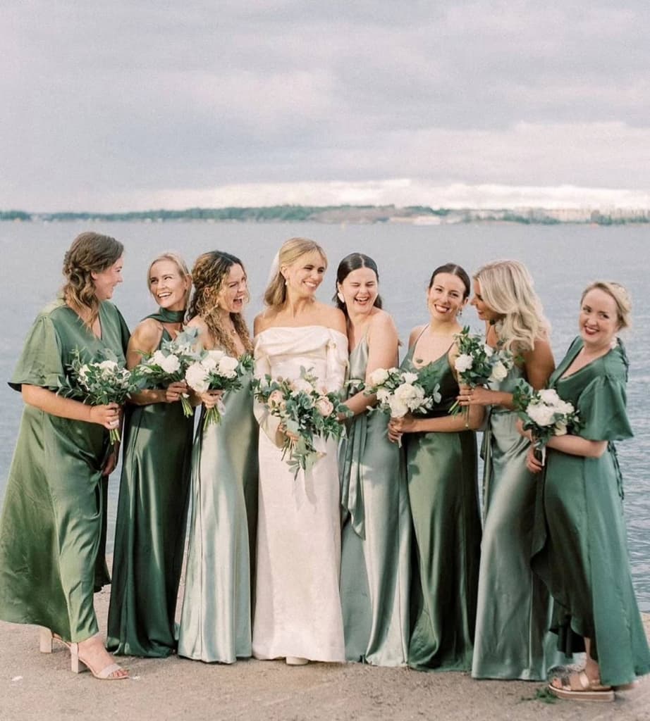 Bride & Bridesmaids